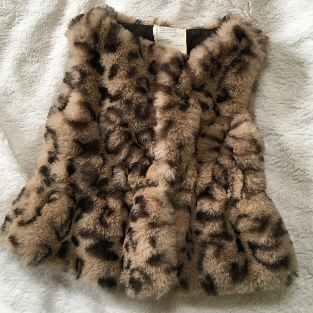 Adorable leopard 3-6month vest